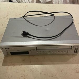 Sylvania 2 in 1 VHS/DVD player